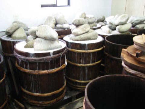 自然栽培 たくあん漬け(100g)★無添加・無化学調味料★無肥料・無農薬の大根★天日干し★乳酸発酵のプロが日本の古式製法で漬け込みました