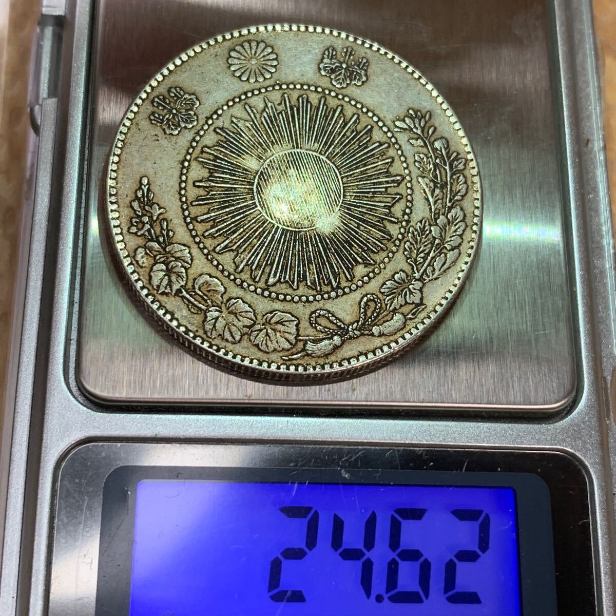 24.62g 【ト長】旧一円銀貨 1円銀貨 一圓銀貨 大型 明治3年 普通 24.62g 【ト長】旧一円銀貨 1円銀貨 一圓銀貨 大型 明治3年 普通