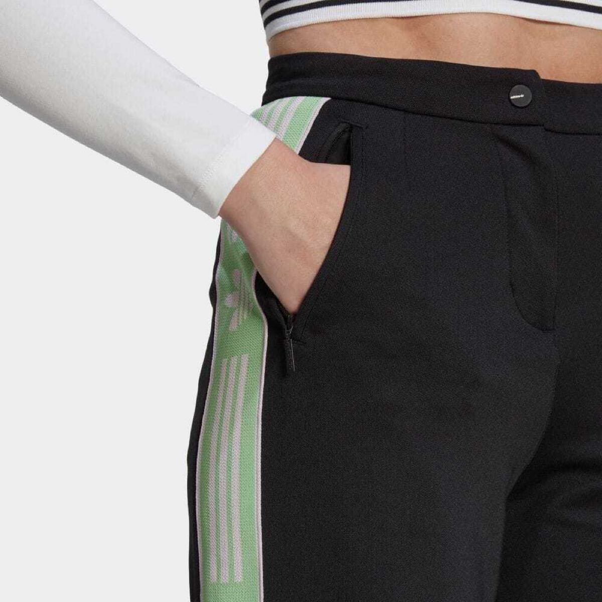 美品 adidas アディダスオリジナルス ワイドレッグパンツ