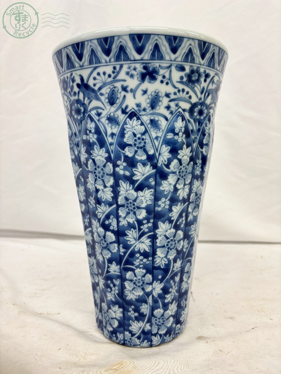 BD0603684 △ 三洋陶器 龍峰窯 染付更紗 反型花瓶 花風流 BD0603684 △ 三洋陶器 龍峰窯 染付更紗 反型花瓶 花風流