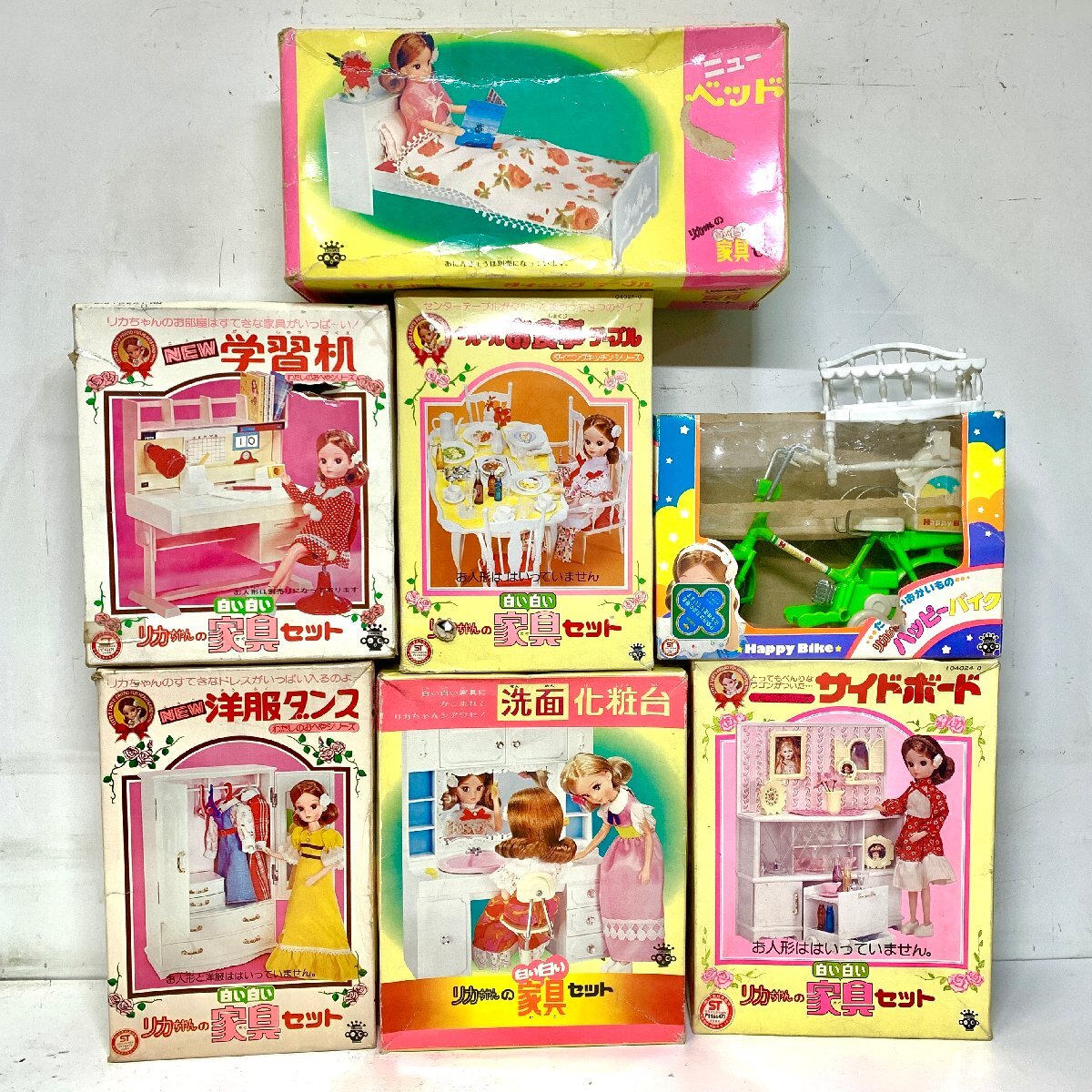 ジャンク】タカラ リカちゃんの 白い白い家具セット ほか まとめ ジャンク】タカラ リカちゃんの 白い白い家具セット ほか まとめ