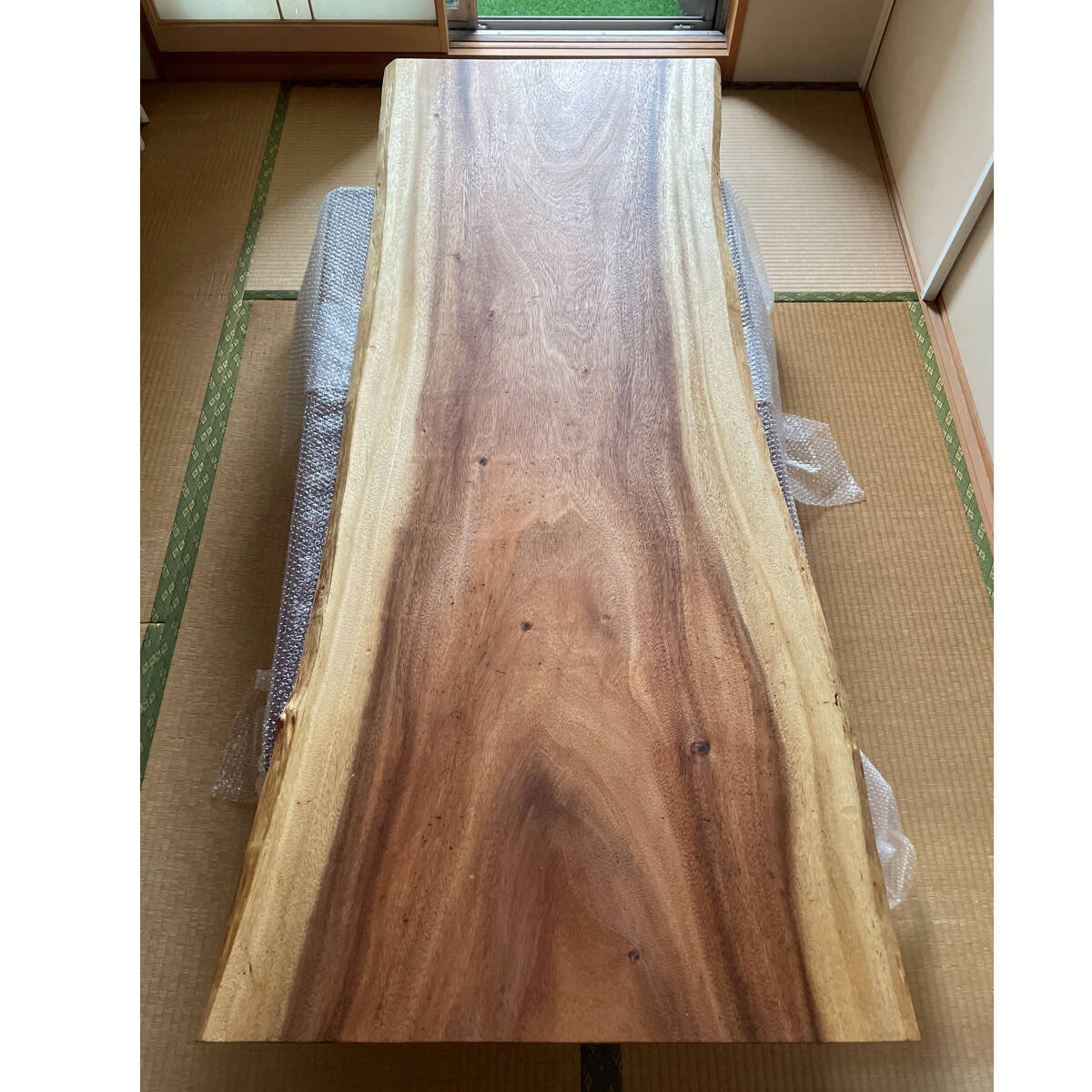 モンキーポッド 一枚板 1900×64~81×26mm 未使用 オイル仕上げ モンキーポッド 一枚板 1900×64~81×26mm 未使用 オイル仕上げ