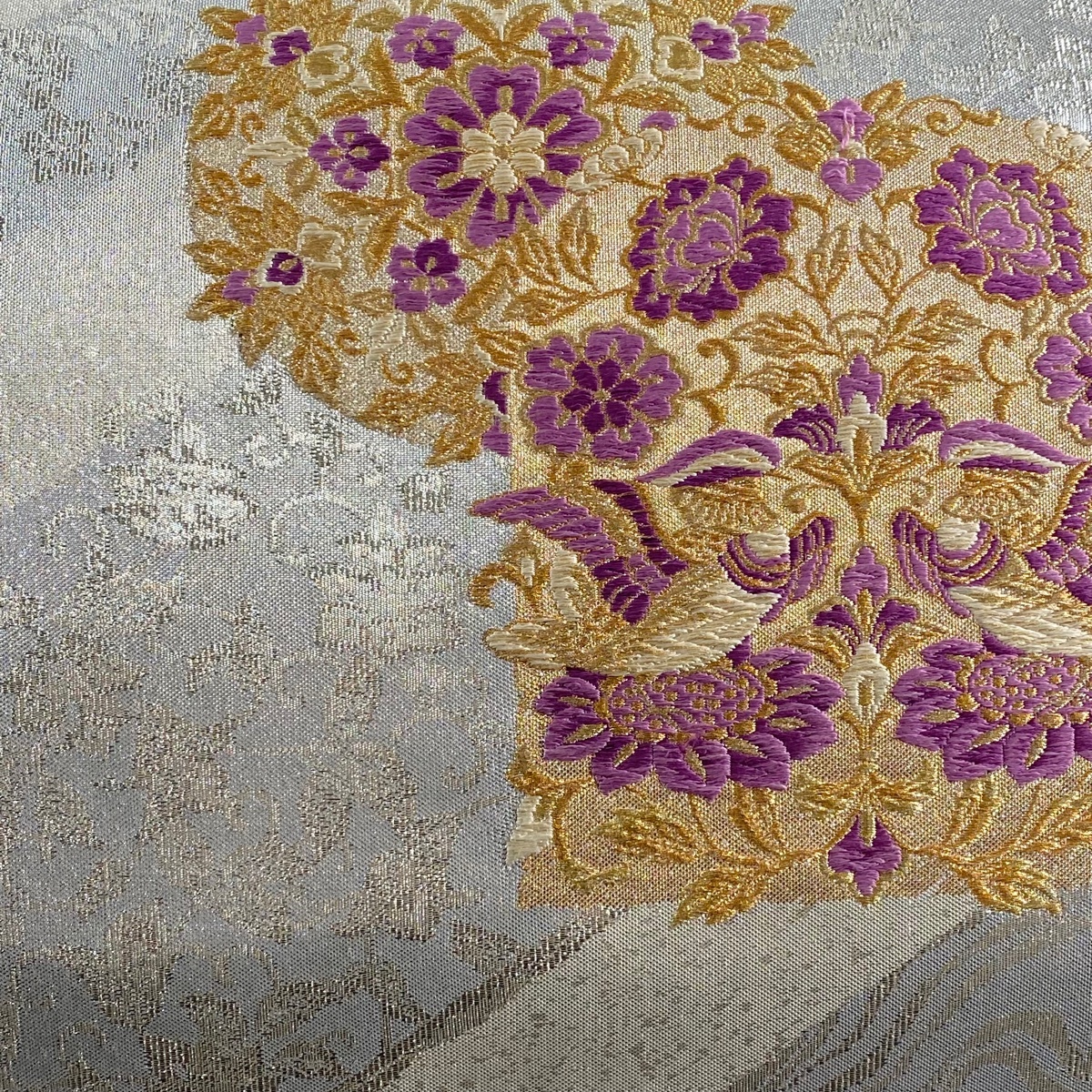 袋帯 美品 名品 じゅらく 落款 帝王紫 向かい鳥 草花 唐織 金糸 袋帯 美品 名品 じゅらく 落款 帝王紫 向かい鳥 草花 唐織 金糸