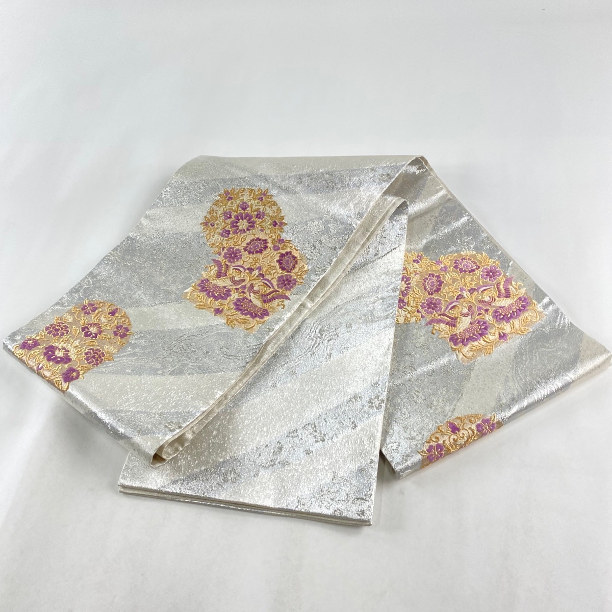 袋帯 美品 名品 じゅらく 落款 帝王紫 向かい鳥 草花 唐織 金糸 袋帯 美品 名品 じゅらく 落款 帝王紫 向かい鳥 草花 唐織 金糸
