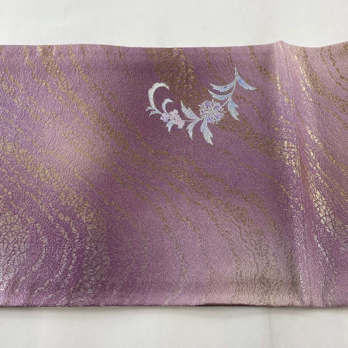 袋帯 美品 名品 落款 草花 金銀彩 螺鈿 紫 お太鼓柄 正絹 【中古 袋帯 美品 名品 落款 草花 金銀彩 螺鈿 紫 お太鼓柄 正絹 【中古