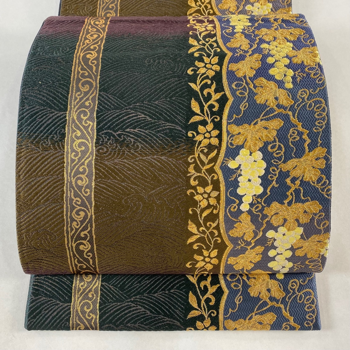 袋帯 美品 逸品 じゅらく 落款 葡萄 波 金銀糸 箔 青灰色 六通 袋帯 美品 逸品 じゅらく 落款 葡萄 波 金銀糸 箔 青灰色 六通
