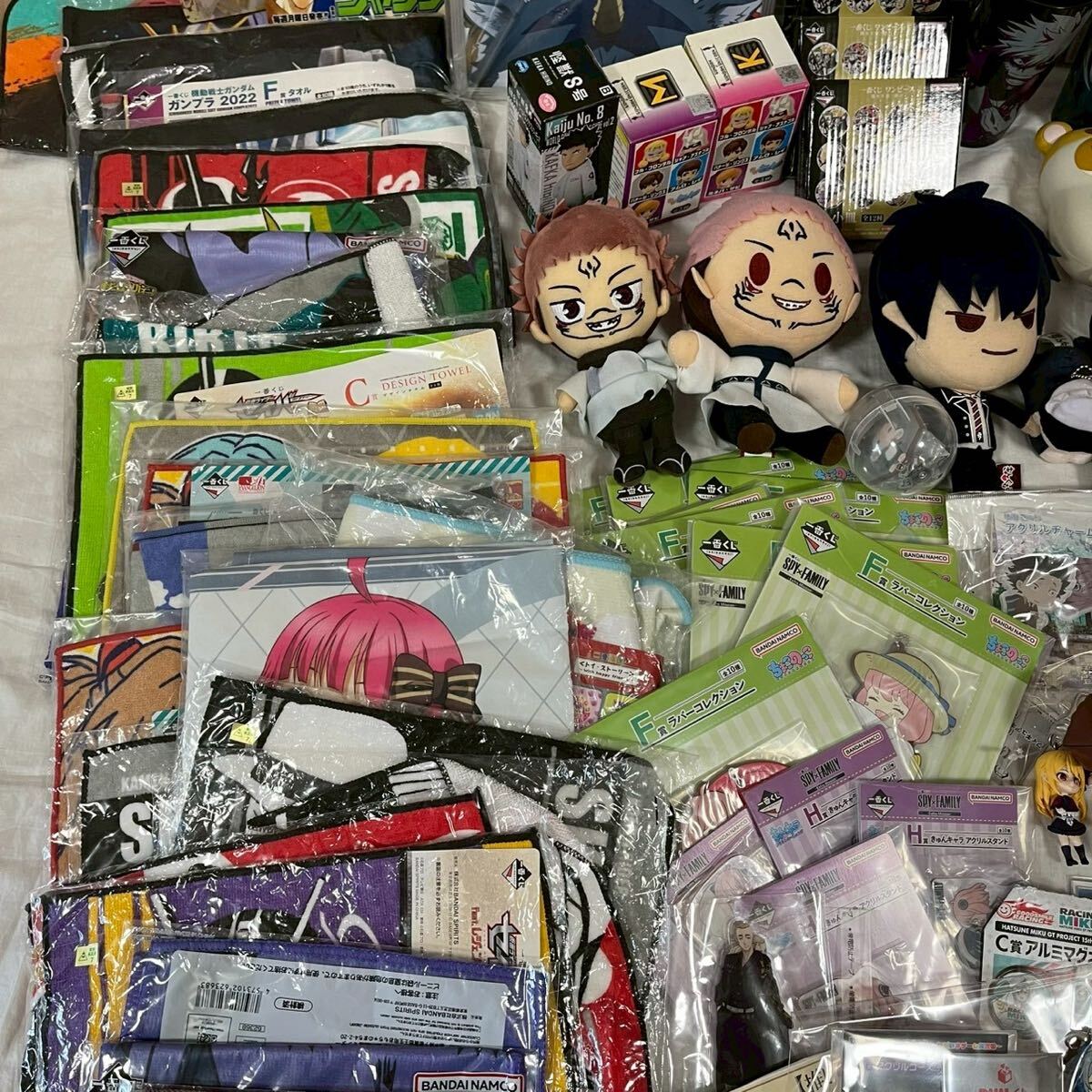 アニメ グッズ 大量おまとめセット ワンピース スパイファミリー アニメ グッズ 大量おまとめセット ワンピース スパイファミリー