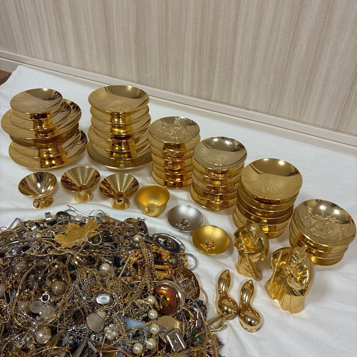 金属製アクセサリー 金杯 大量おまとめセット 10.6kg ネックレス 金属製アクセサリー 金杯 大量おまとめセット 10.6kg ネックレス