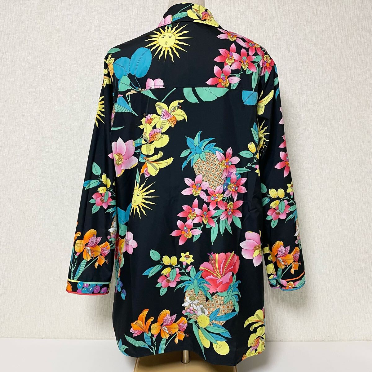 即決 LEONARD レオナール リバーシブル 花柄 総柄 スプリング 即決 LEONARD レオナール リバーシブル 花柄 総柄 スプリング