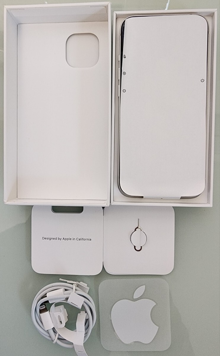 iPhone13pro 256GB ホワイト 綺麗な箱.ケーブル付き 美品