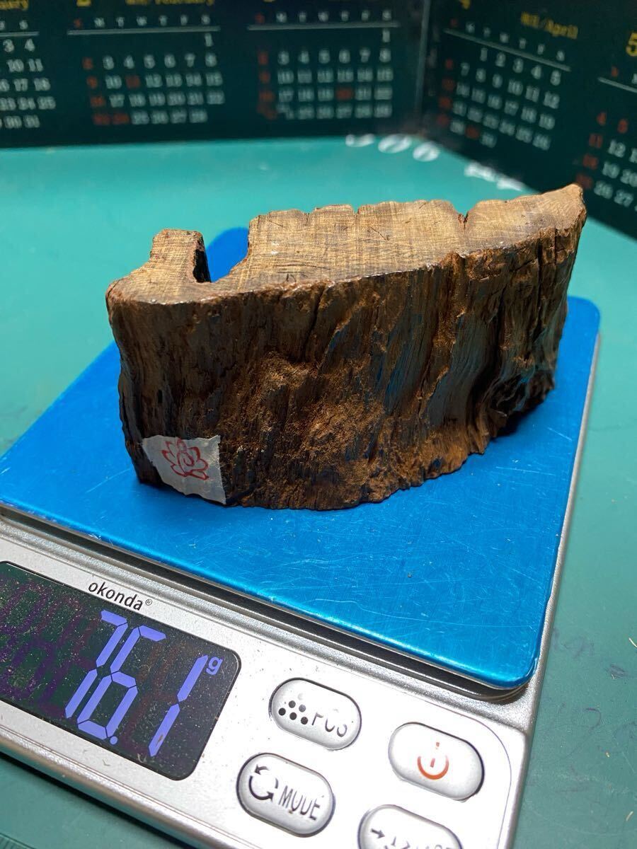 天然沈香樹香木「菩薩沈香」原木76.1g 茶道具 六國五味伽羅黄熟 天然沈香樹香木「菩薩沈香」原木76.1g 茶道具 六國五味伽羅黄熟