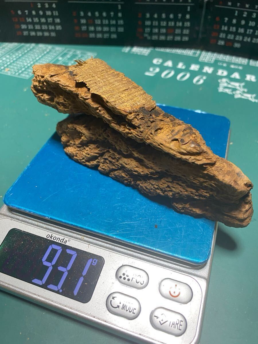 天然沈香樹香木「菩薩沈香」原木93.1g 茶道具 六國五味伽羅黄熟 天然沈香樹香木「菩薩沈香」原木93.1g 茶道具 六國五味伽羅黄熟
