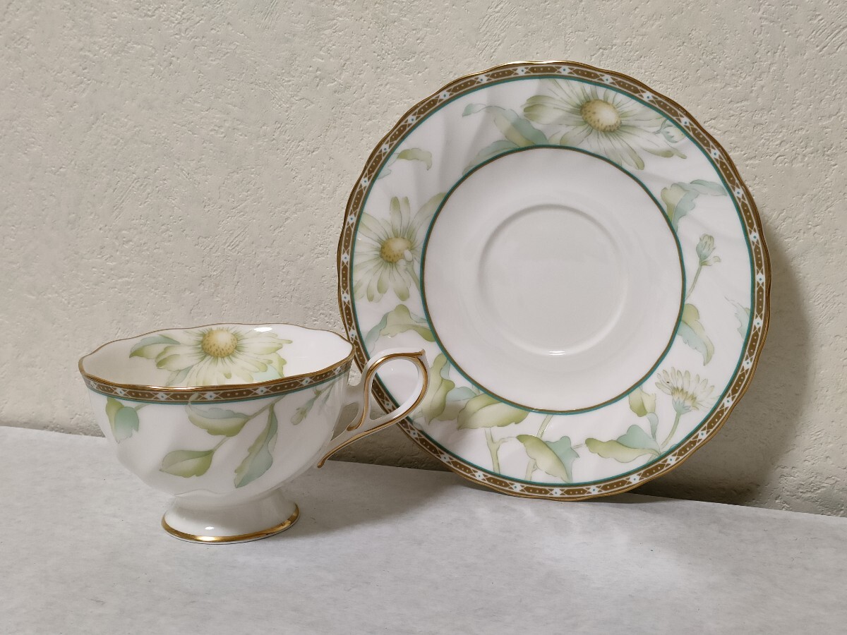 ボーンチャイナ 洋食器 HOYA Bone China カップ&ソーサー 3客 ボーンチャイナ 洋食器 HOYA Bone China カップ&ソーサー 3客