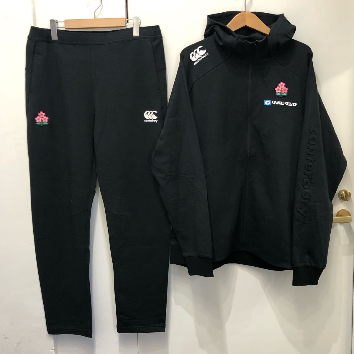 新品タグ付き Canterbury カンタベリー R+ セットアップ 新品タグ付き Canterbury カンタベリー R+ セットアップ