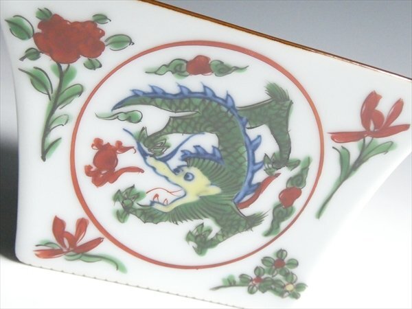 N569 館林源右衛門 作 萬暦風 龍絵 菱型 向付 角鉢 五客 共箱(染 N569 館林源右衛門 作 萬暦風 龍絵 菱型 向付 角鉢 五客 共箱(染