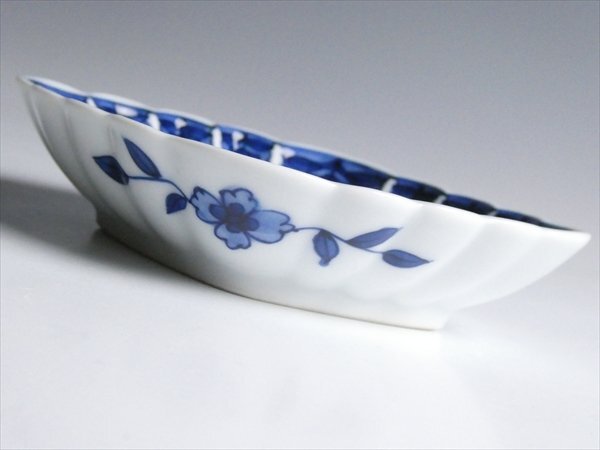 N567 館林源右衛門 作 染付 藤絵 菱型 香物皿 小皿 皿揃い 五枚 N567 館林源右衛門 作 染付 藤絵 菱型 香物皿 小皿 皿揃い 五枚