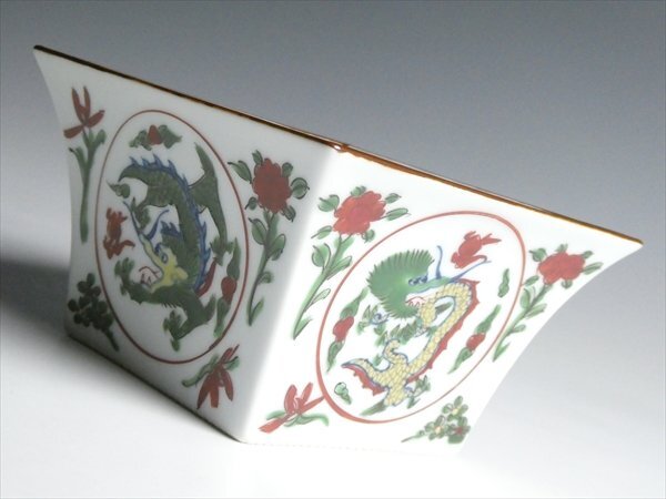 N569 館林源右衛門 作 萬暦風 龍絵 菱型 向付 角鉢 五客 共箱(染 N569 館林源右衛門 作 萬暦風 龍絵 菱型 向付 角鉢 五客 共箱(染