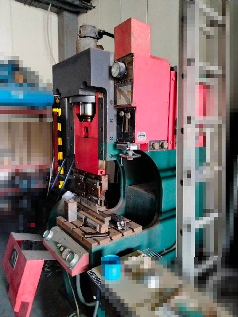 大阪府発【1円スタート!】AMADA アマダ 30t 万能ベンダー SPH 大阪府発【1円スタート!】AMADA アマダ 30t 万能ベンダー SPH