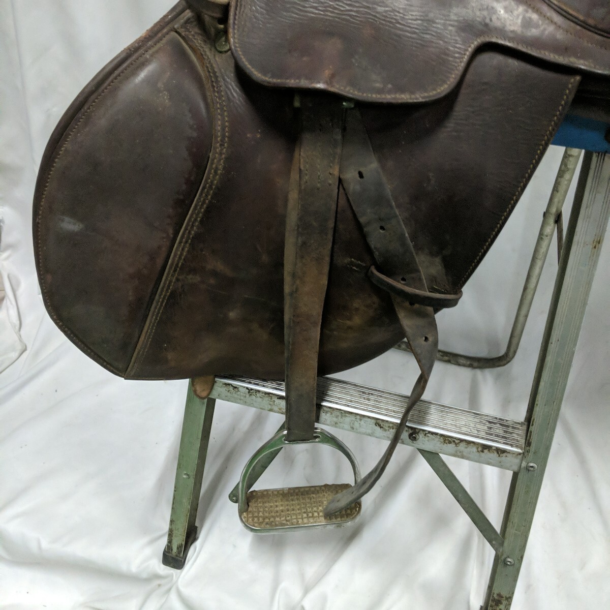 sksz404 ○ 鞍 乗馬 乗馬鞍 腹帯 鐙 革 乗馬用品 馬具 総合鞍 sksz404 ○ 鞍 乗馬 乗馬鞍 腹帯 鐙 革 乗馬用品 馬具 総合鞍