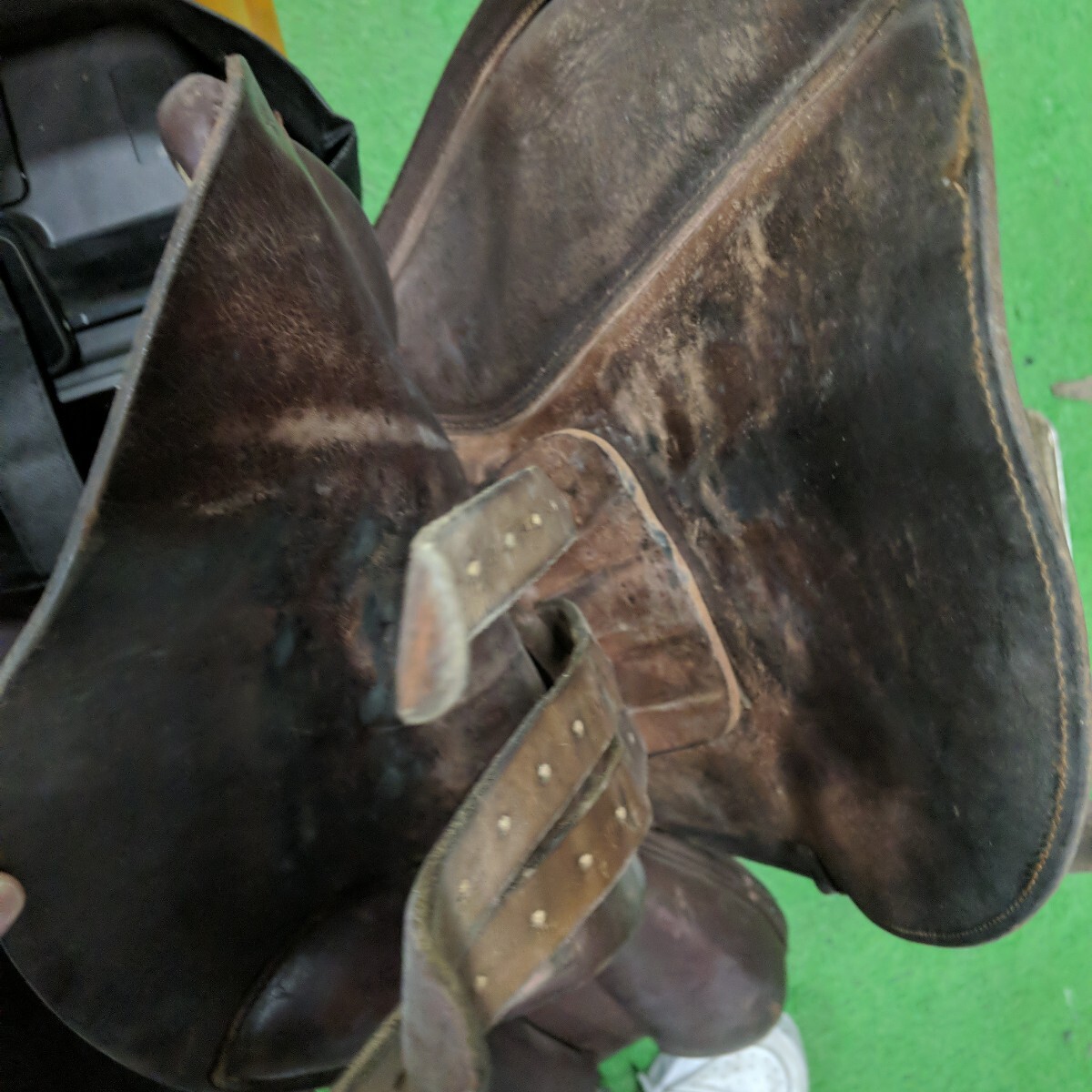 sksz404 ○ 鞍 乗馬 乗馬鞍 腹帯 鐙 革 乗馬用品 馬具 総合鞍 sksz404 ○ 鞍 乗馬 乗馬鞍 腹帯 鐙 革 乗馬用品 馬具 総合鞍