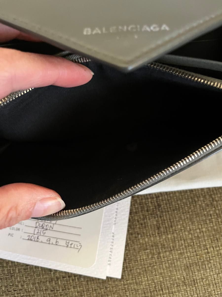BALENCIAGA (バレンシアガ)長財布|Yahoo!フリマ(旧PayPayフリマ) BALENCIAGA (バレンシアガ)長財布|Yahoo!フリマ(旧PayPayフリマ)