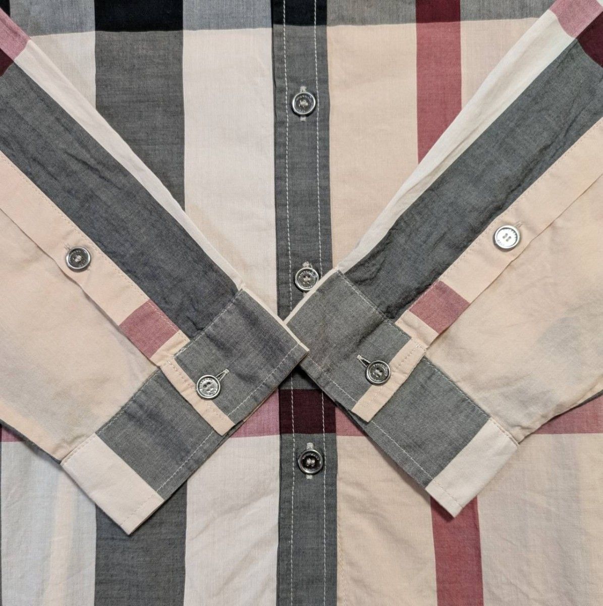 BURBERRY バーバリー ブリット メガ ノバチェック 長袖 シャツ BURBERRY バーバリー ブリット メガ ノバチェック 長袖 シャツ