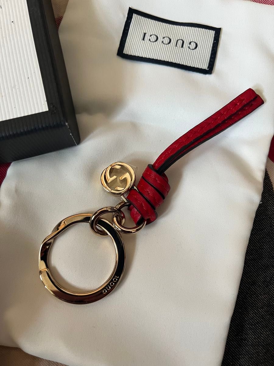 美品 GUCCI グッチ キーホルダー キーリング レッド ゴールド 美品 GUCCI グッチ キーホルダー キーリング レッド ゴールド