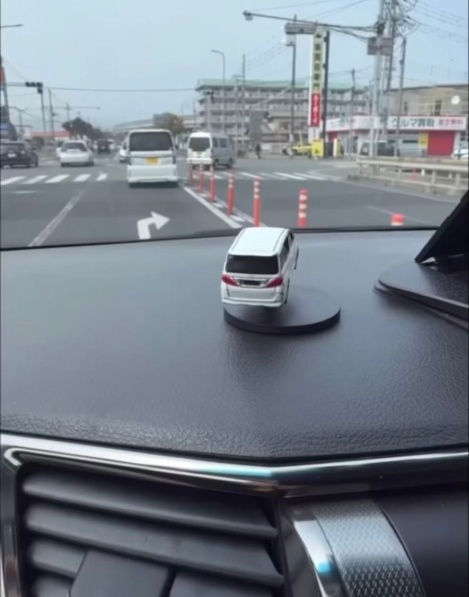 【即日発送】ダッシュボード ドリフト 車 土台2セット&車4台(4種オレンジ1、赤3)