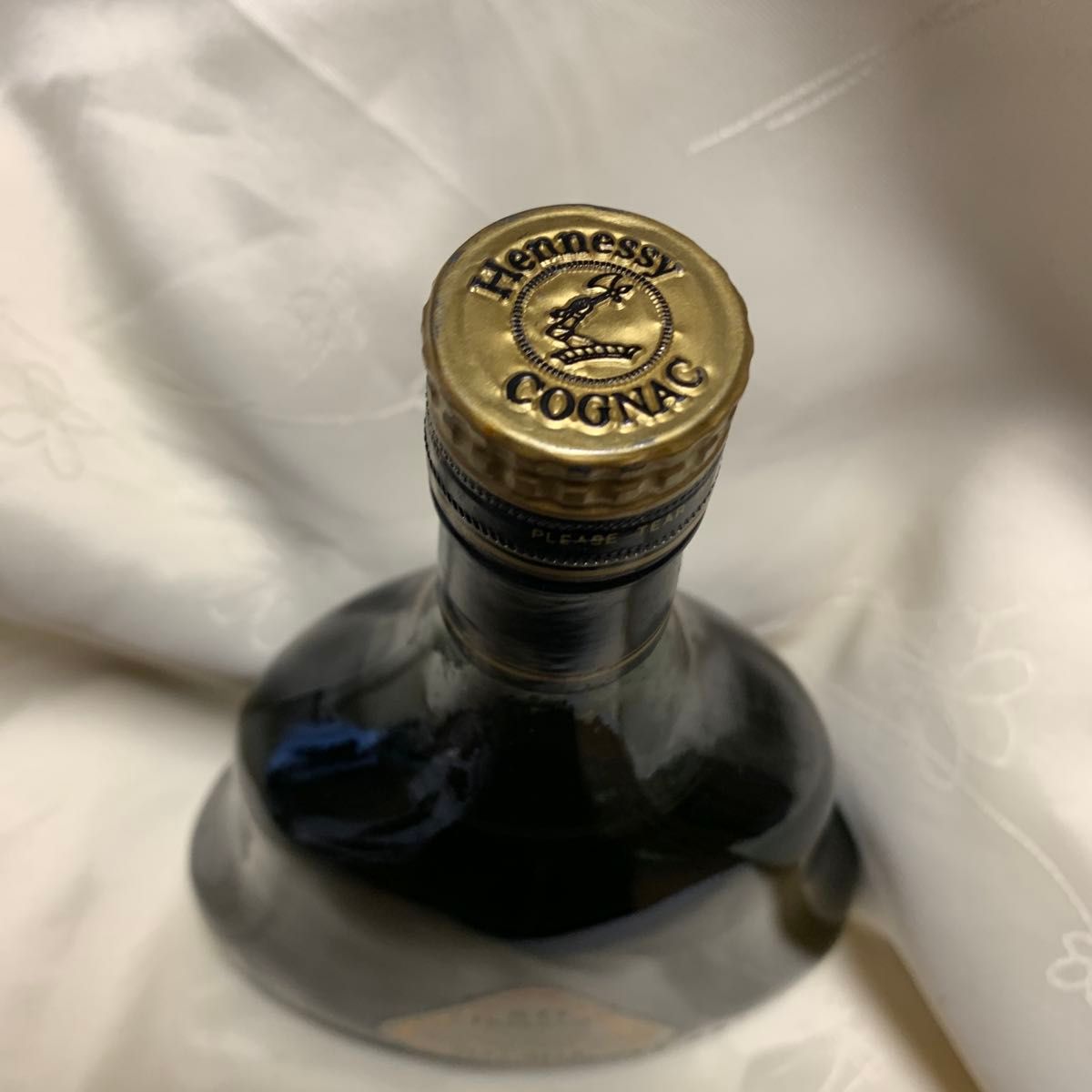 ヘネシーX O コニャック 容量700ml 40度 未開封 箱入 海外で購入 ヘネシーX O コニャック 容量700ml 40度 未開封 箱入 海外で購入