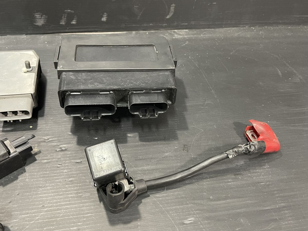 ZX-10R ZX10R 純正 ECU イグナイター レギュレーター 電装系 ZX-10R ZX10R 純正 ECU イグナイター レギュレーター 電装系