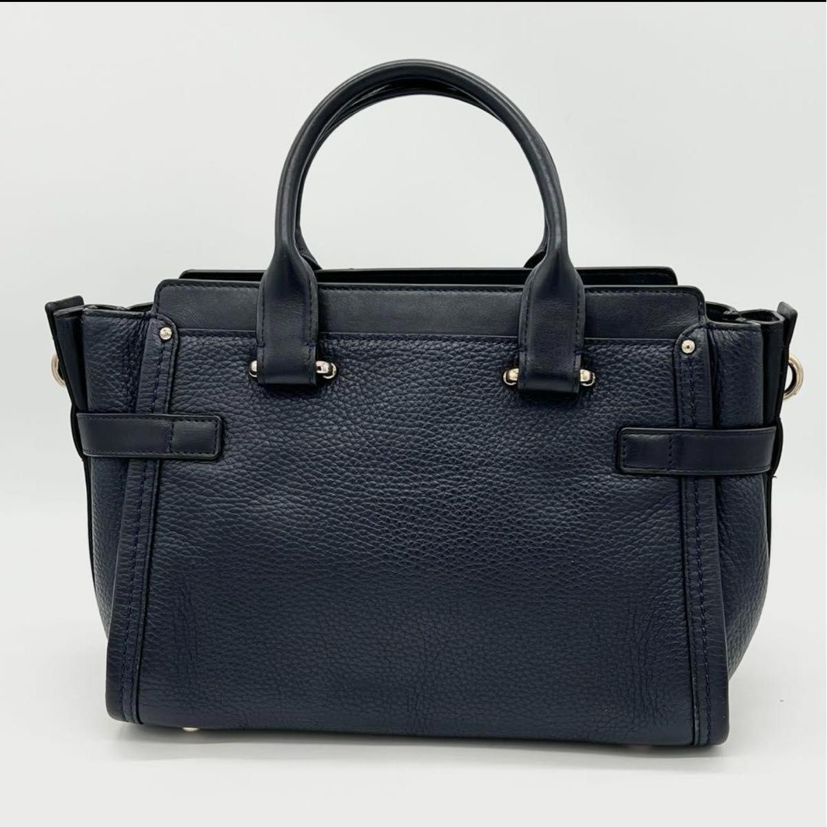 美品】COACH コーチ スワッガー 27 ハンドバッグ 2way 美品】COACH コーチ スワッガー 27 ハンドバッグ 2way