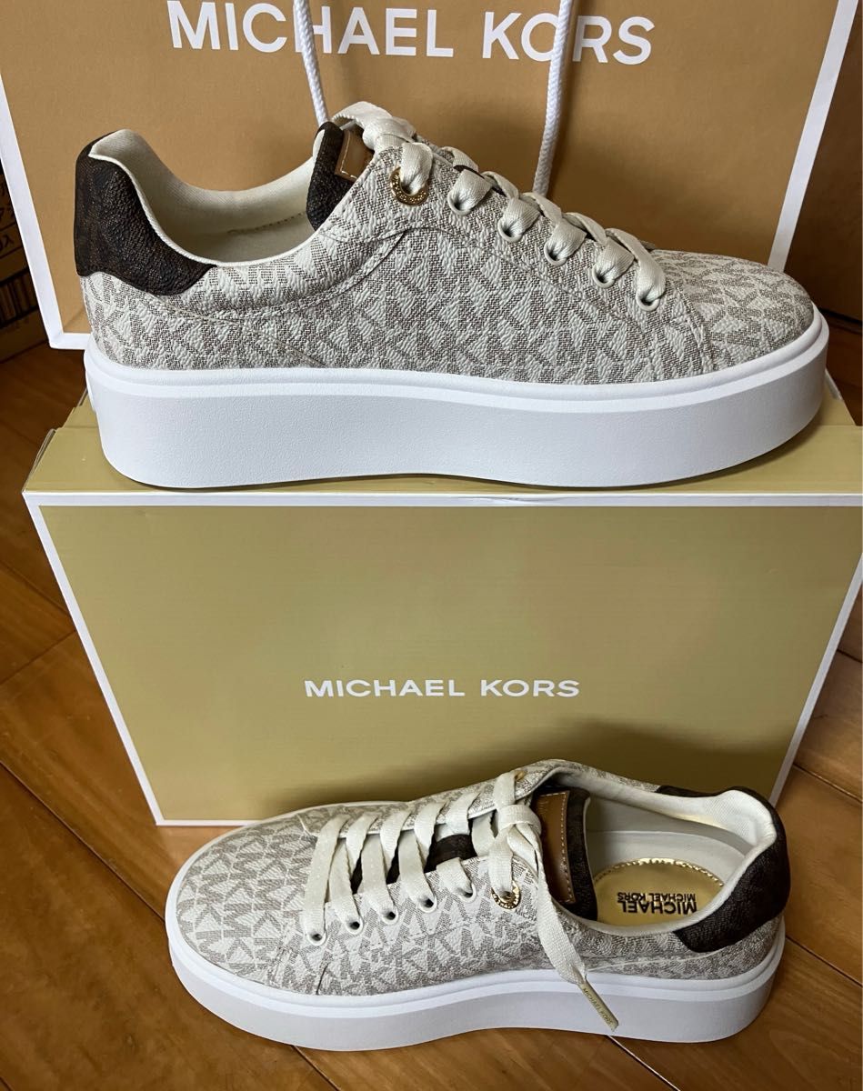 マイケルコース【MICHAEL KORS】スニーカー8M (25cm) 新品 マイケルコース【MICHAEL KORS】スニーカー8M (25cm) 新品