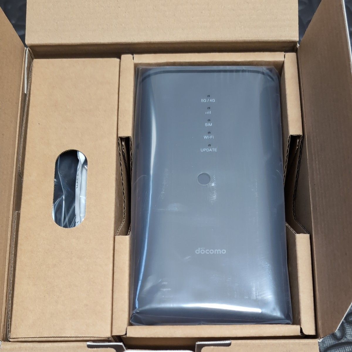 新品未使用美品ドコモ ホームルーター home5G HR02 ダークグレー 新品未使用美品ドコモ ホームルーター home5G HR02 ダークグレー