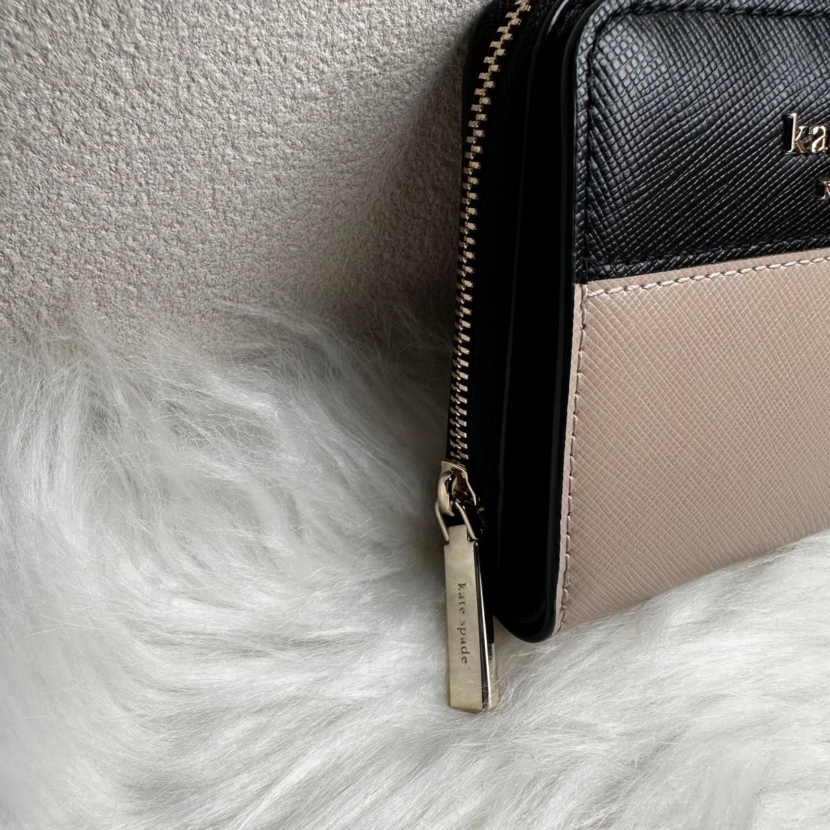美品】kate spade ケイトスペード 二つ折り財布 コンパクト財布 美品】kate spade ケイトスペード 二つ折り財布 コンパクト財布