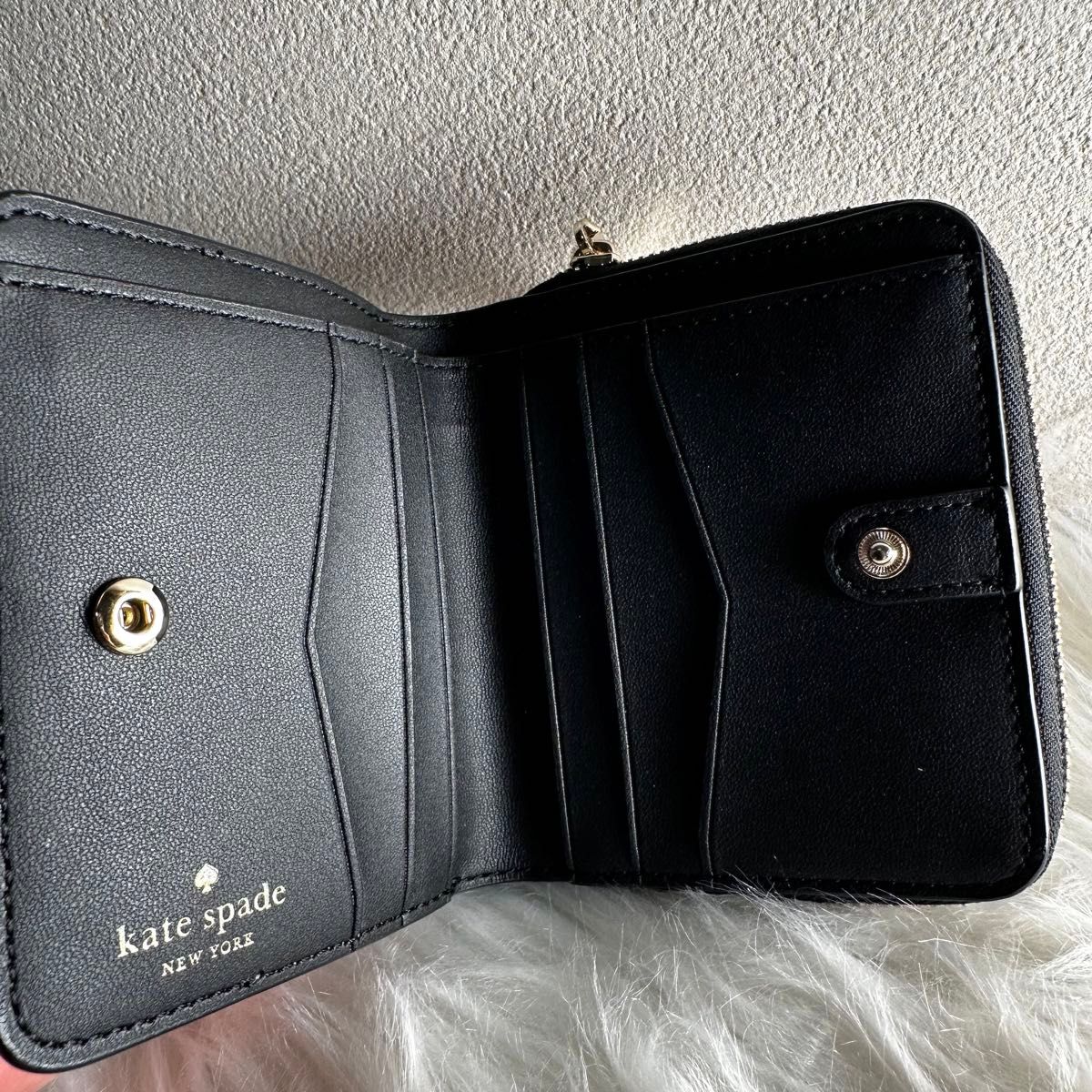 美品】kate spade ケイトスペード 二つ折り財布 コンパクト財布 美品】kate spade ケイトスペード 二つ折り財布 コンパクト財布