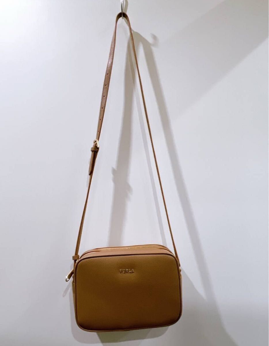 新品級】FURLA フルラ ショルダーバッグ LILLI リリークロス 新品級】FURLA フルラ ショルダーバッグ LILLI リリークロス