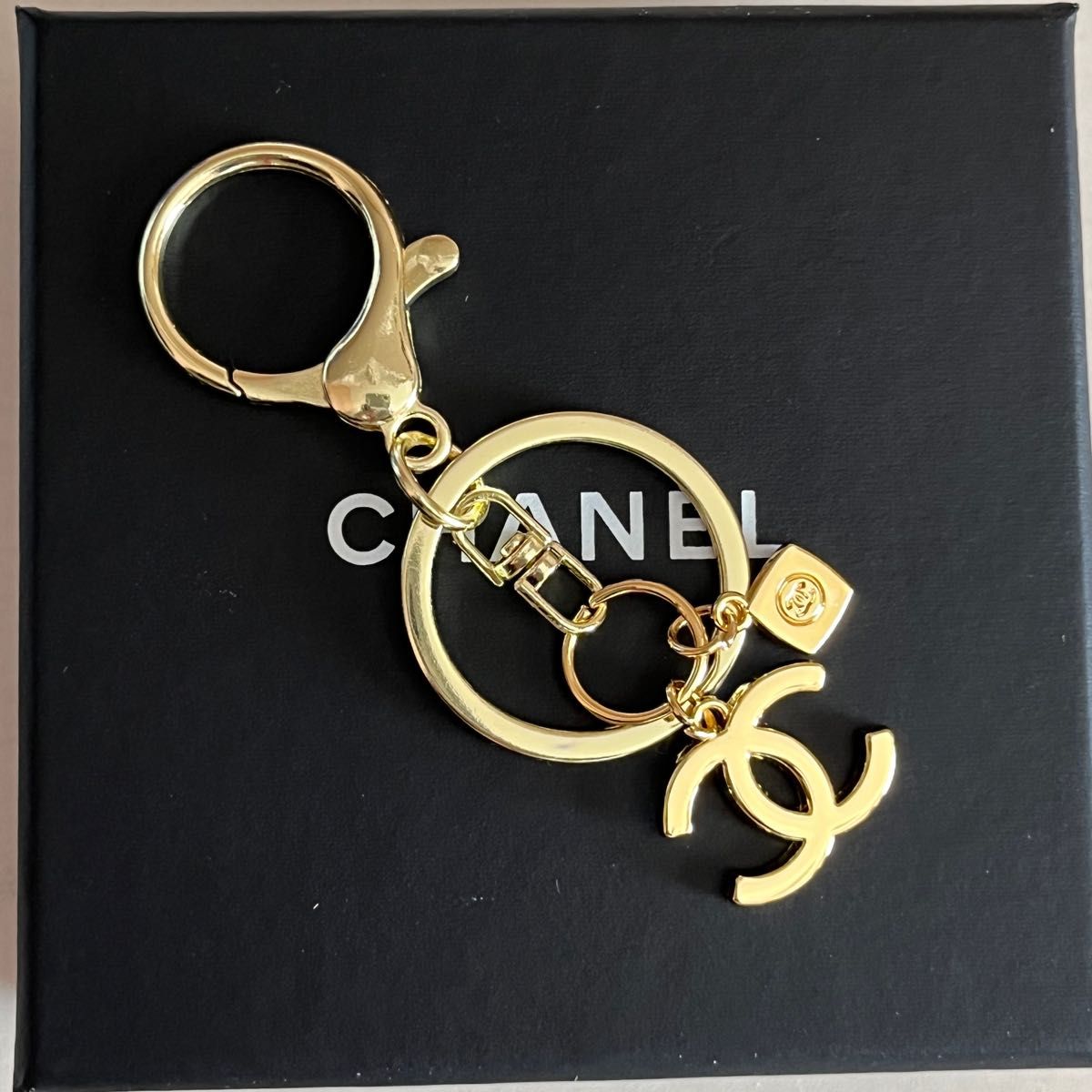 シャネル CHANEL キーリング キーホルダー ホリデー 限定 シャネル CHANEL キーリング キーホルダー ホリデー 限定