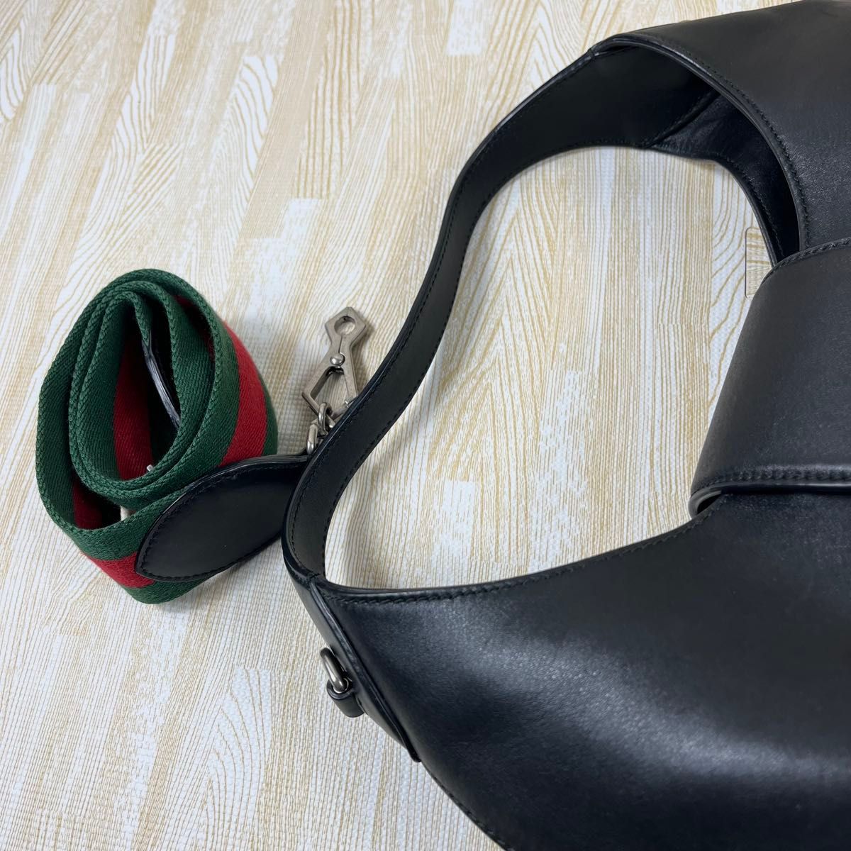現行】 GUCCI グッチ ハンドバッグ 2way 斜め掛け ホーボー 現行】 GUCCI グッチ ハンドバッグ 2way 斜め掛け ホーボー