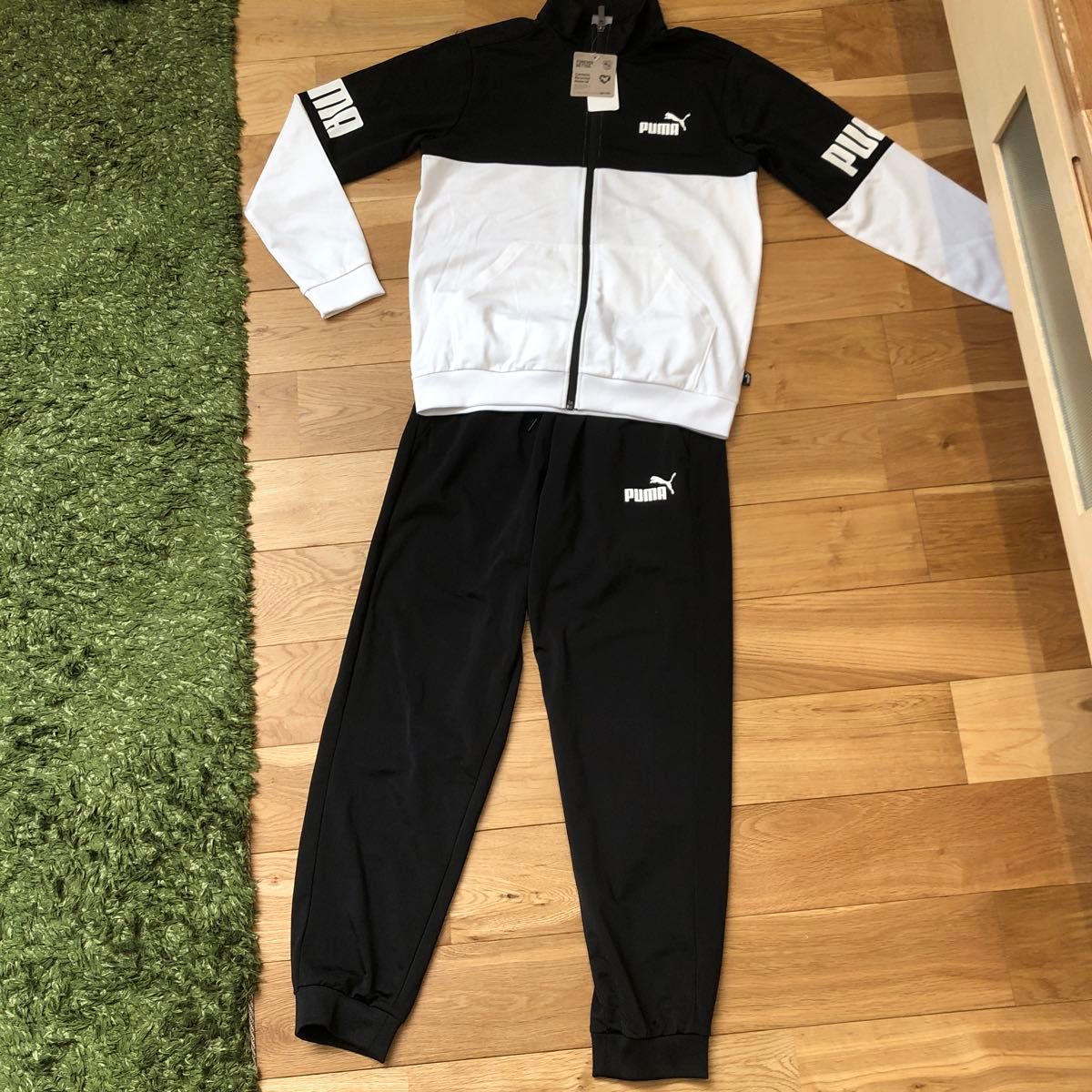 PUMA セットアップジャージ 上下セット ツートンカラー 未使用 PUMA セットアップジャージ 上下セット ツートンカラー 未使用