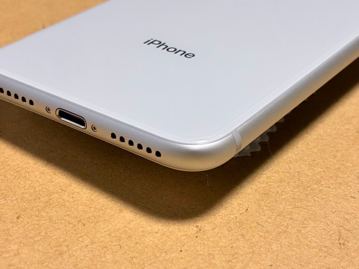 美品 iPhone8 64GB シルバー SIMロック解除済 判定 ジャンク 美品 iPhone8 64GB シルバー SIMロック解除済 判定 ジャンク