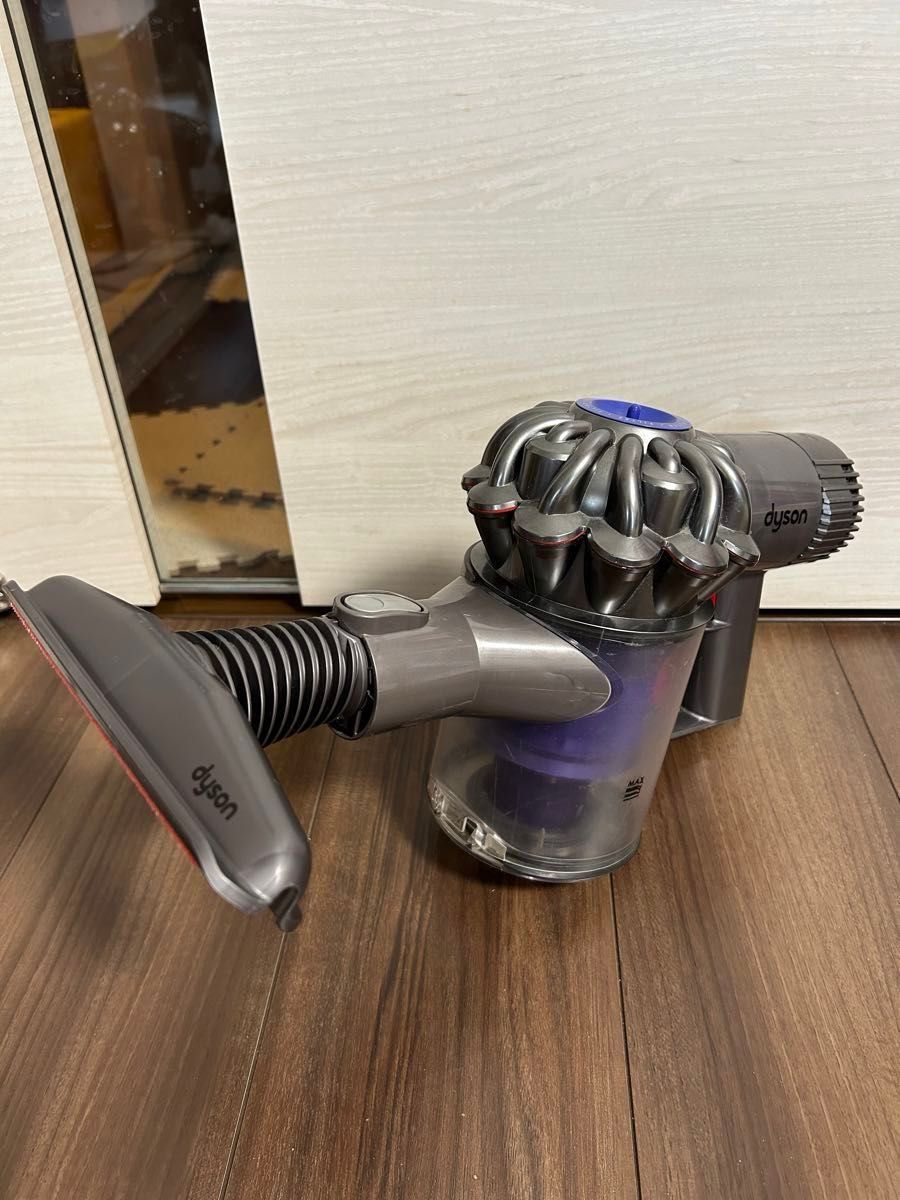美品】【動作確認済】dyson V6対応 コードレスクリーナー 美品】【動作確認済】dyson V6対応 コードレスクリーナー