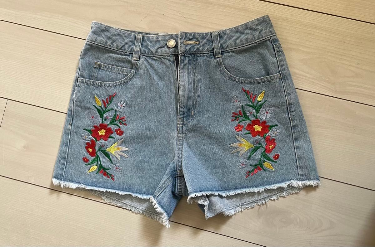 花柄刺繍デニムショートパンツ|Yahoo!フリマ(旧PayPayフリマ) 花柄刺繍デニムショートパンツ|Yahoo!フリマ(旧PayPayフリマ)
