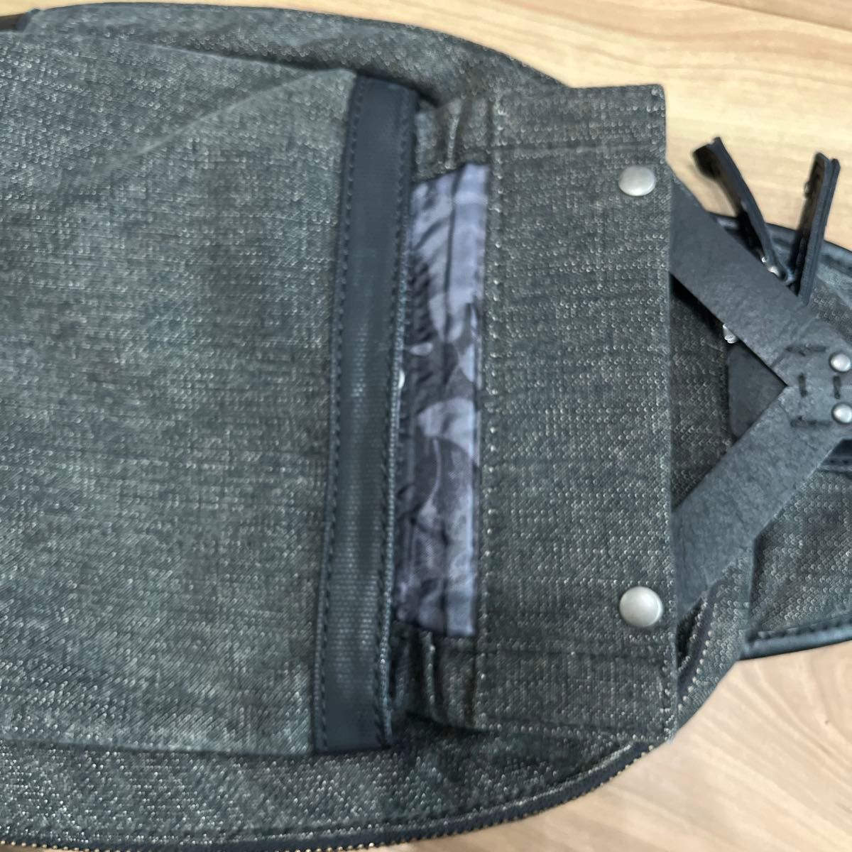 DIESEL レザー デニム ボディバッグ ワンショルダーバッグ Y2K DIESEL レザー デニム ボディバッグ ワンショルダーバッグ Y2K