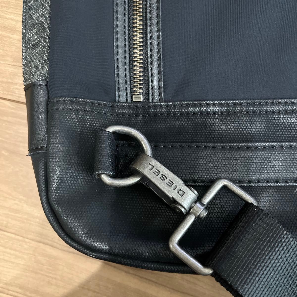 DIESEL レザー デニム ボディバッグ ワンショルダーバッグ Y2K DIESEL レザー デニム ボディバッグ ワンショルダーバッグ Y2K