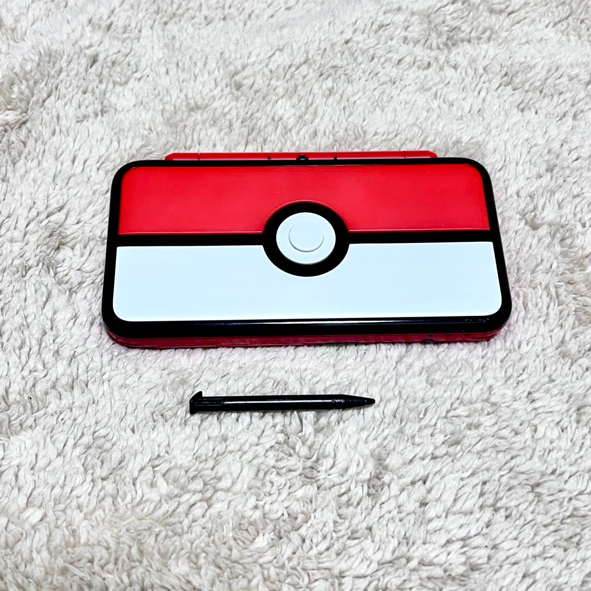 任天堂 Newニンテンドー2DS LL モンスターボールエディション 任天堂 Newニンテンドー2DS LL モンスターボールエディション