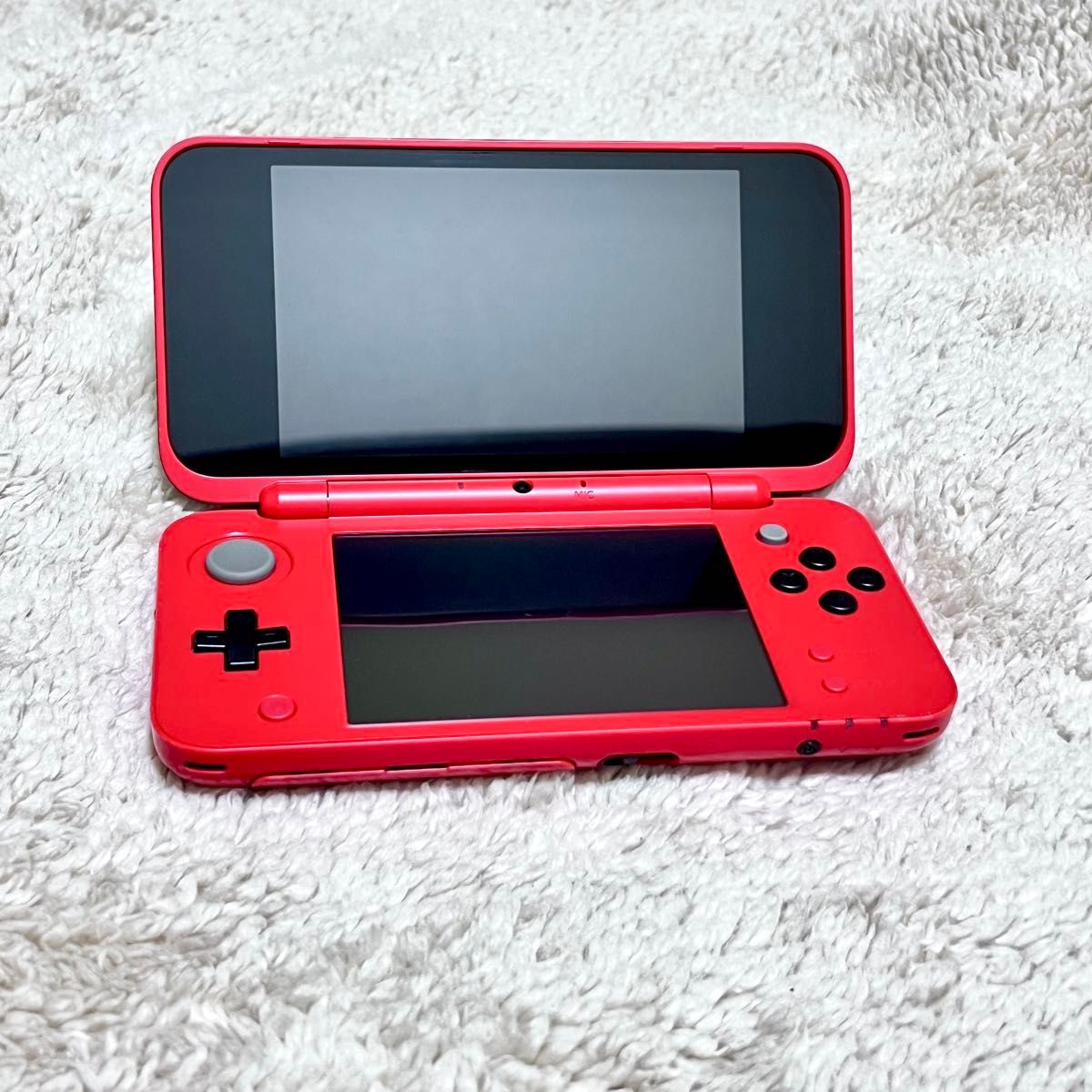 任天堂 Newニンテンドー2DS LL モンスターボールエディション 任天堂 Newニンテンドー2DS LL モンスターボールエディション