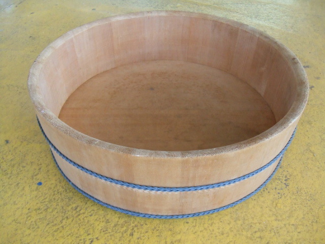 寿司桶、飯切、直径４1,5cm、高さ１2,5cm、板厚1,5cm 木製 美品