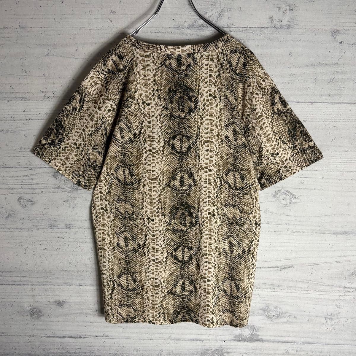 未使用級 CELINE パイソン柄 ビックロゴ Tシャツ 総柄 M相当 未使用級 CELINE パイソン柄 ビックロゴ Tシャツ 総柄 M相当