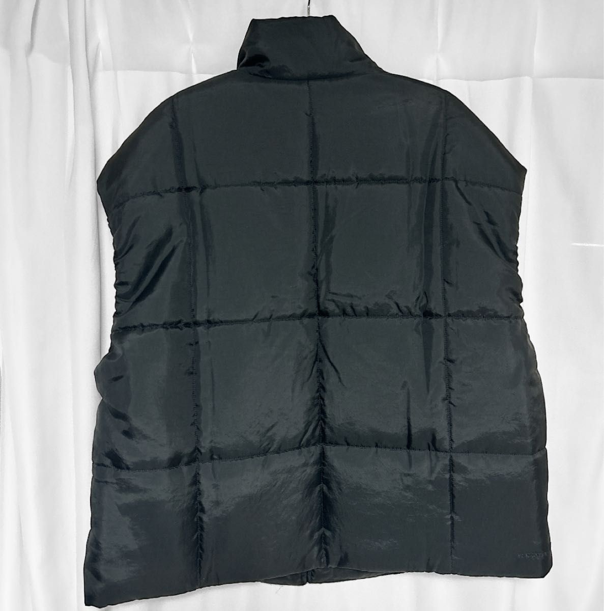美品】 NIKE ナイキ ダウンベスト ベスト アウター 春物 美品】 NIKE ナイキ ダウンベスト ベスト アウター 春物