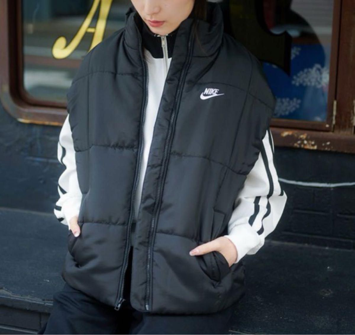 美品】 NIKE ナイキ ダウンベスト ベスト アウター 春物 美品】 NIKE ナイキ ダウンベスト ベスト アウター 春物